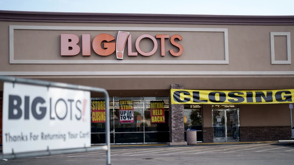 Big Lots announced plans to clos all its stores_Image Credit_Bllomberg via Getty Images