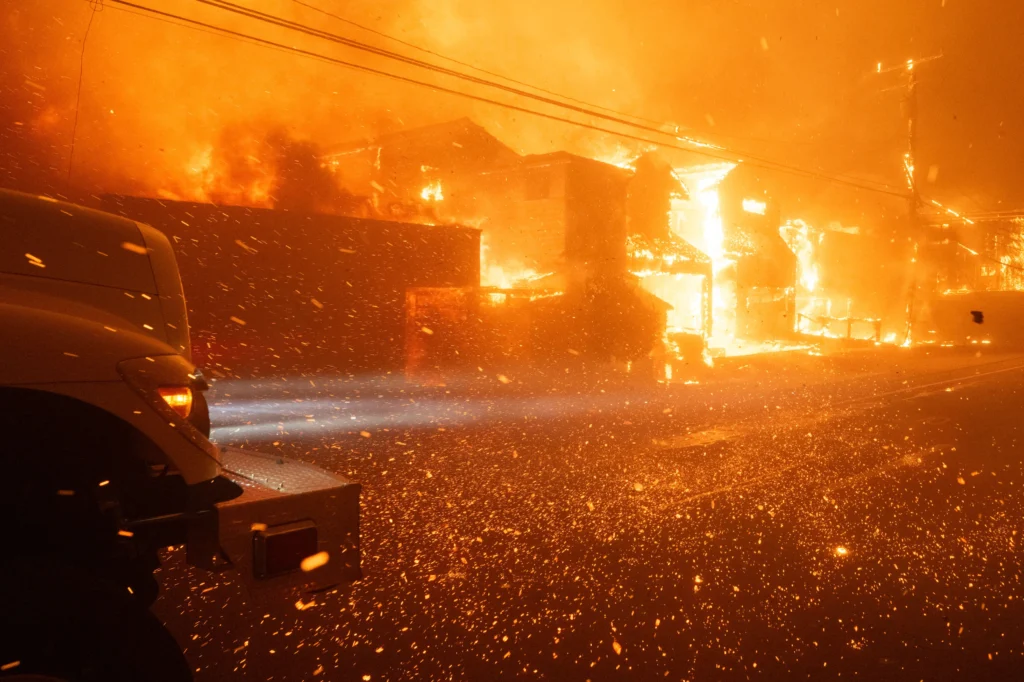 Eaton Fire burns in Eaton Canyon area of Altadena_Credit_NBC Los Angeles