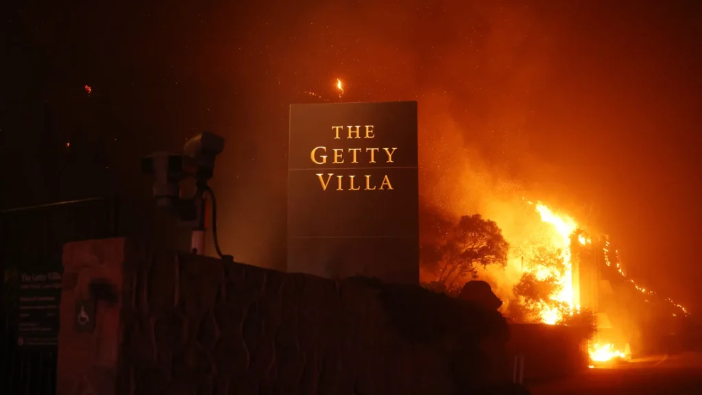 LA fires threaten landmarks including Getty Villa, Eames House_Credit_Axios