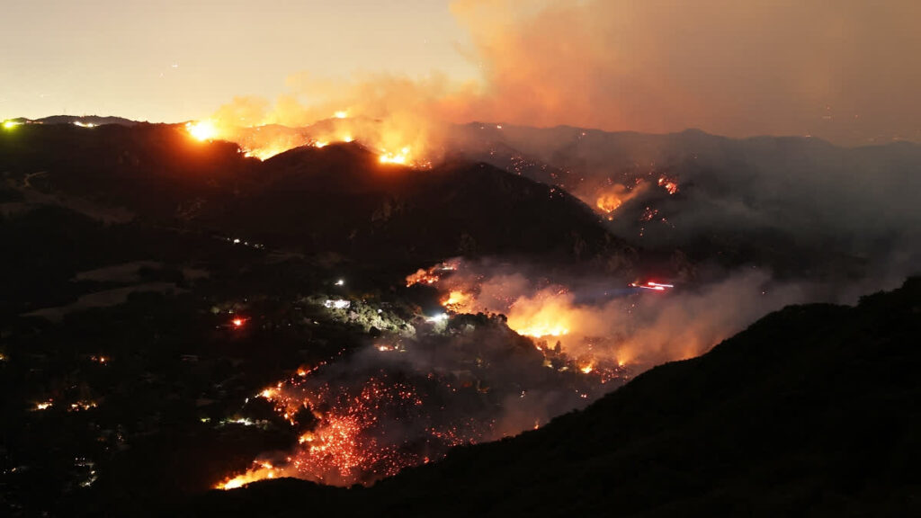 Los Angeles Lay In Ruins As Fire Engulfs US's 2nd Largest City_Credit_ETV Bharat