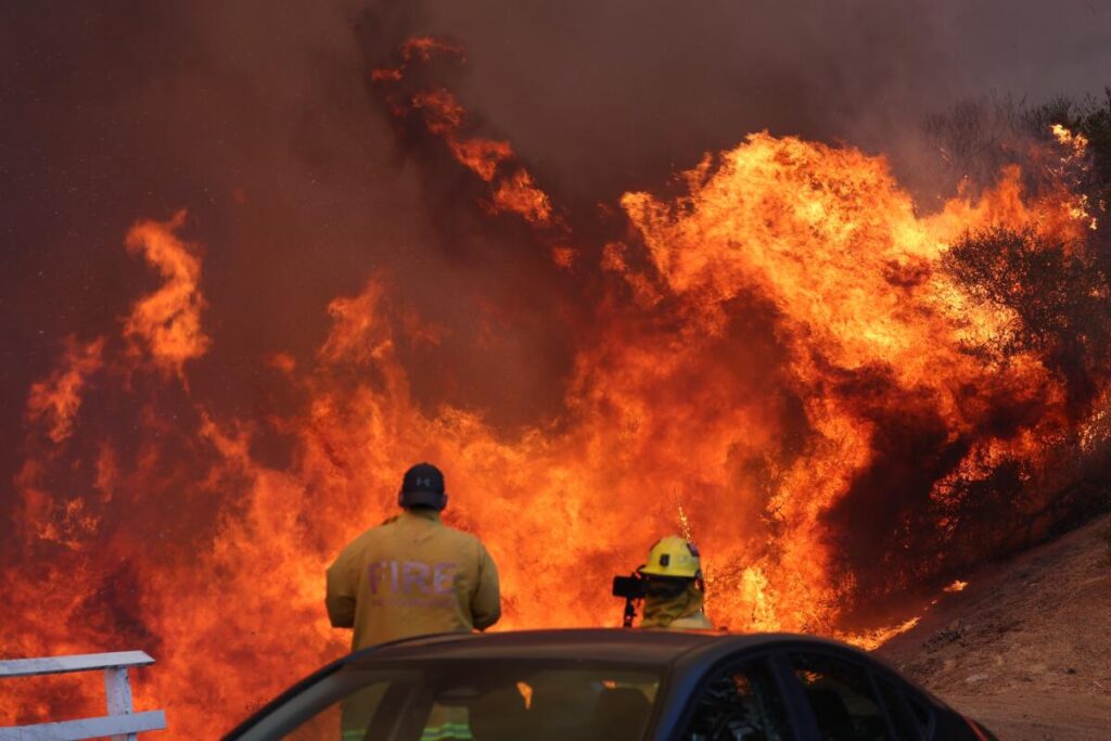 Palisades fire_With winds gaining speed_Credit_LosAngelesTimes