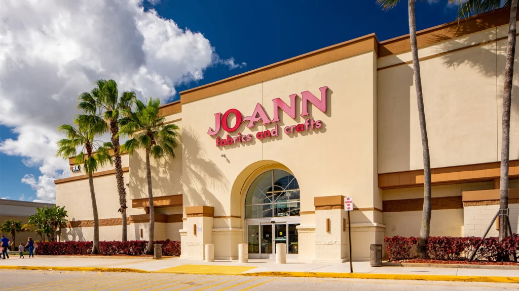 Joann fabrics closing stores